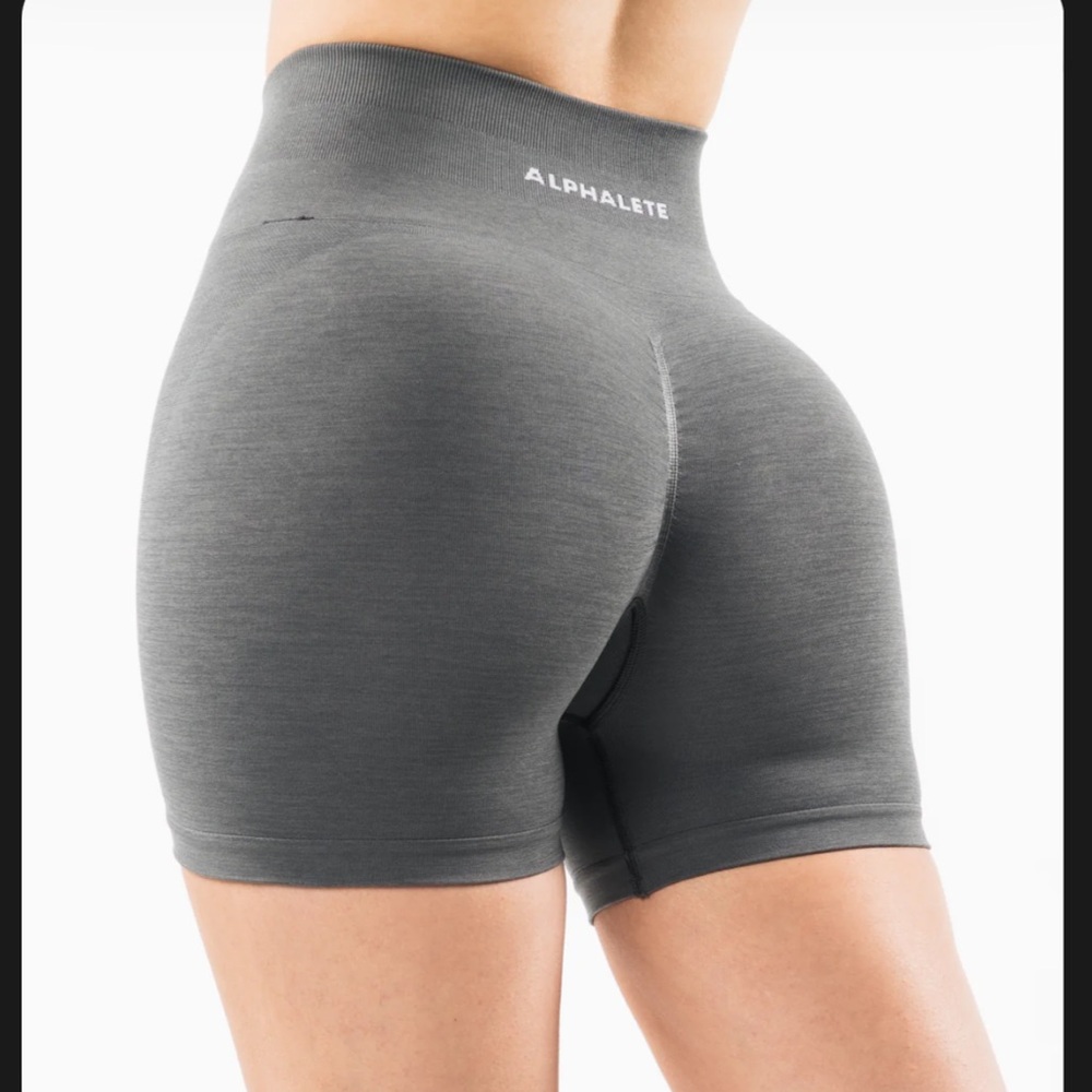 Alphalete Amplify Smoke Short 4.5